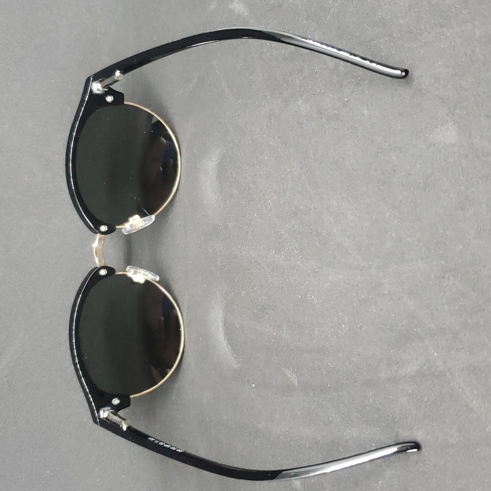 Foster Grant club style sunglasses - Picture 4 of 7